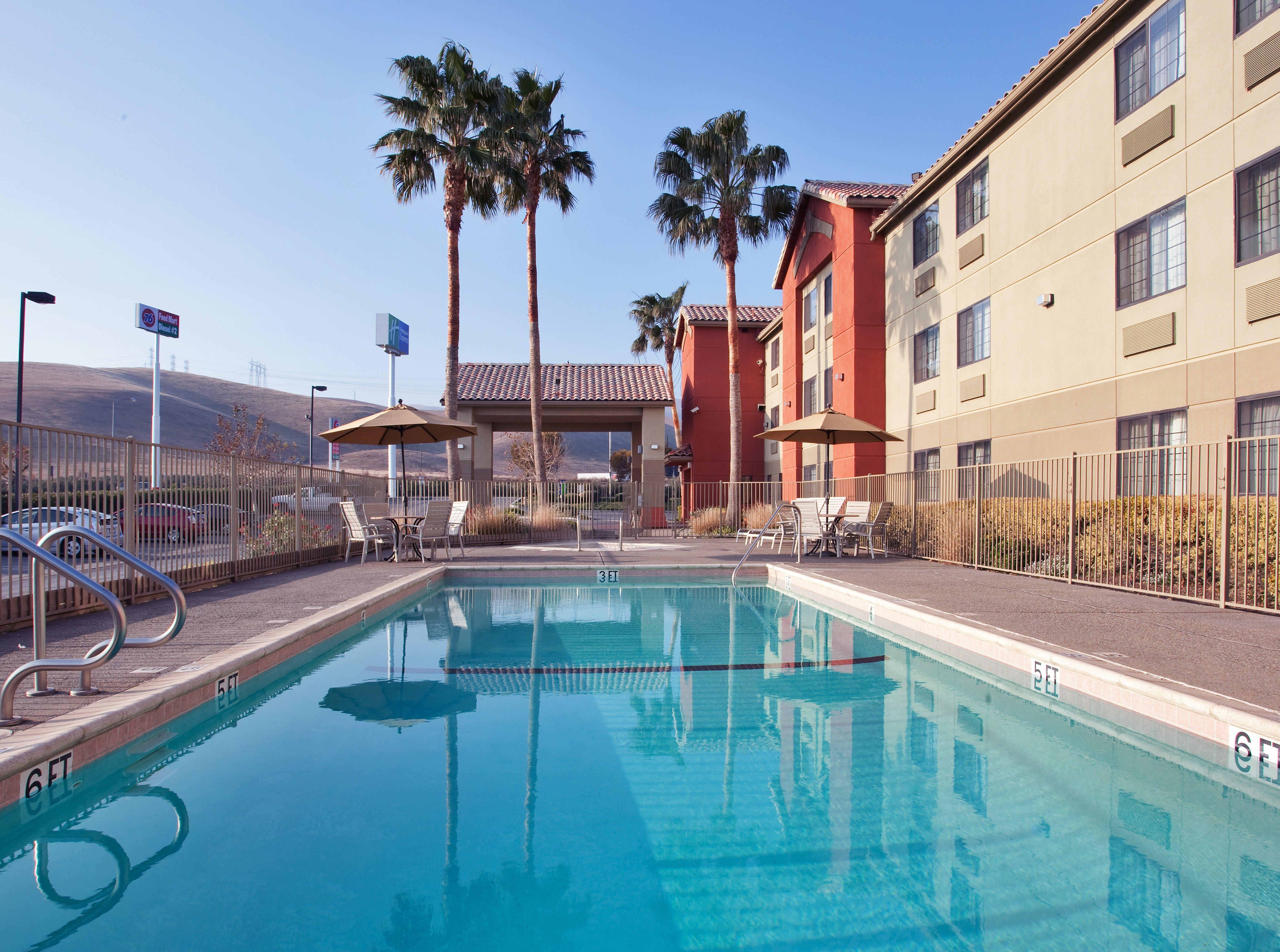 Holiday Inn Express Westley By Ihg Exterior foto